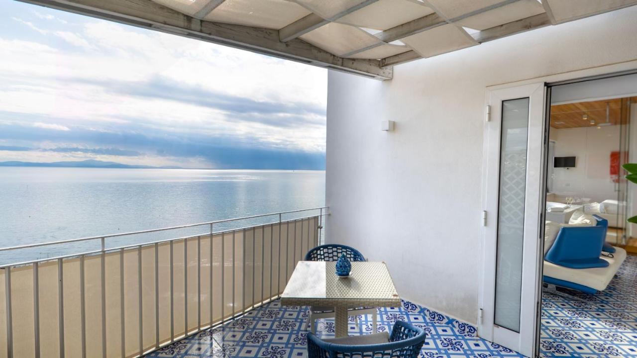 Sea View Suite with Terrace,1329564122:JPEG